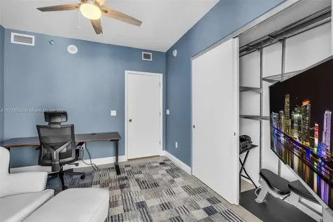 185 SW 7th Street Miami FL 33130