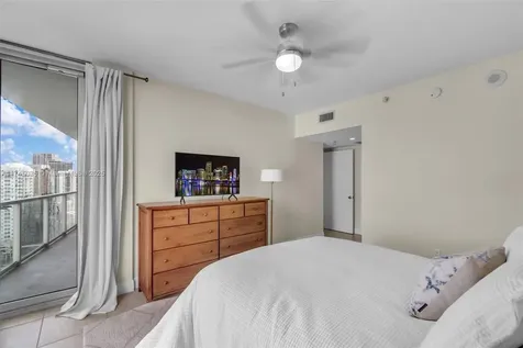 185 SW 7th Street Miami FL 33130