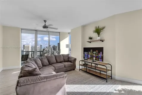 185 SW 7th Street Miami FL 33130