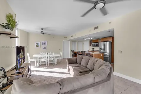 185 SW 7th Street Miami FL 33130