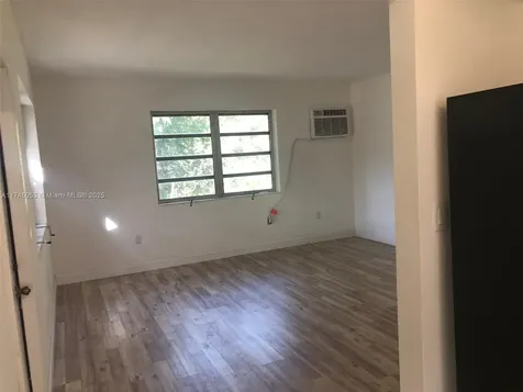 North Miami FL 33161