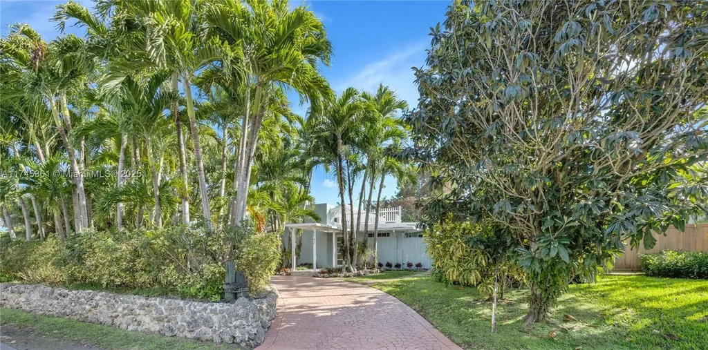 5742 SW 51st Terrace Miami FL 33155