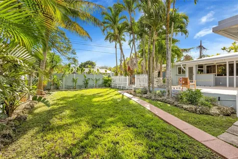 5742 SW 51st Terrace Miami FL 33155