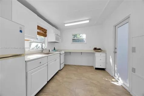 5742 SW 51st Terrace Miami FL 33155