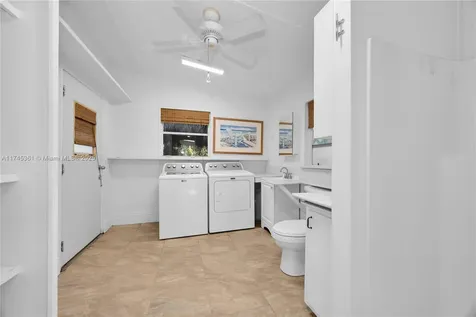 5742 SW 51st Terrace Miami FL 33155
