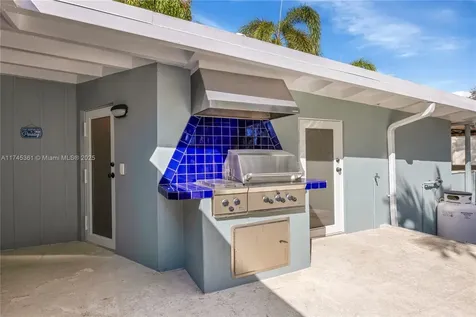 5742 SW 51st Terrace Miami FL 33155