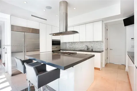 573 Warren Lane Key Biscayne FL 33149