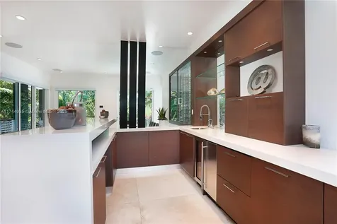573 Warren Lane Key Biscayne FL 33149