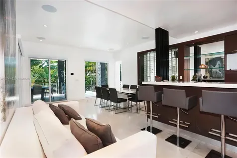 573 Warren Lane Key Biscayne FL 33149