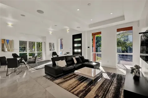 573 Warren Lane Key Biscayne FL 33149