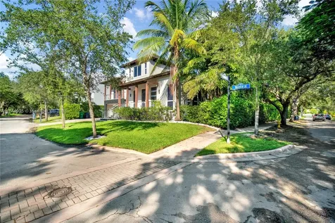 573 Warren Lane Key Biscayne FL 33149