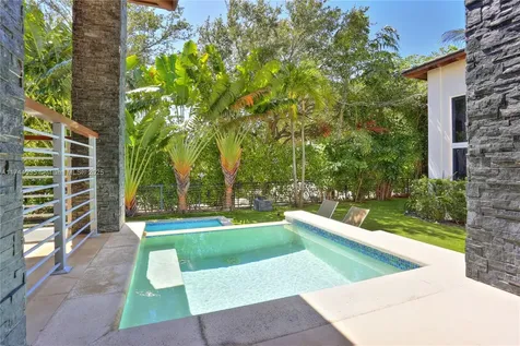 573 Warren Lane Key Biscayne FL 33149