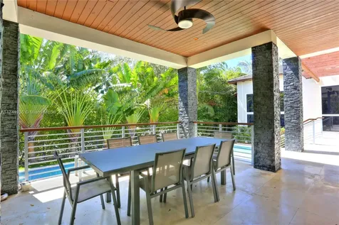 573 Warren Lane Key Biscayne FL 33149