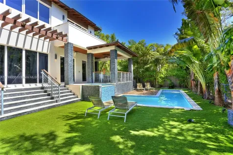 573 Warren Lane Key Biscayne FL 33149