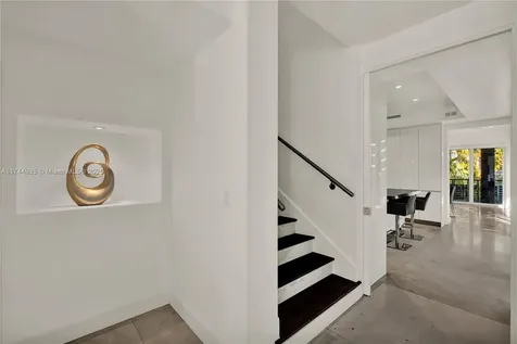 573 Warren Lane Key Biscayne FL 33149