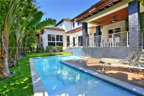 573 Warren Lane Key Biscayne FL 33149