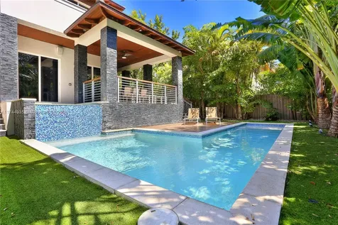 573 Warren Lane Key Biscayne FL 33149