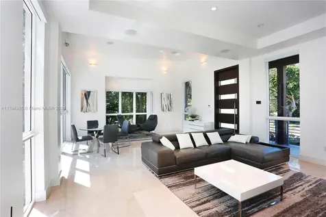 573 Warren Lane Key Biscayne FL 33149
