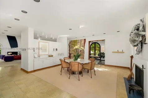4197 S Douglas Road Miami FL 33133
