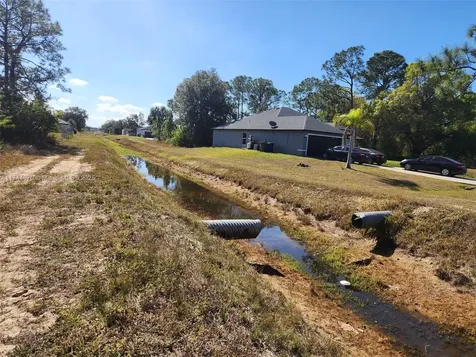 2719 50 W Lehigh Acres FL 33971