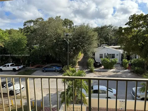 1225 NE 124th Street North Miami FL 33161
