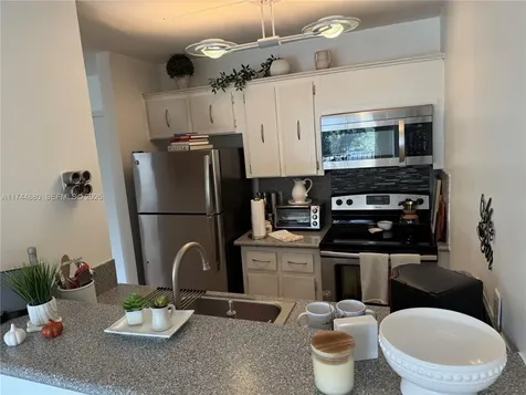 1225 NE 124th Street North Miami FL 33161