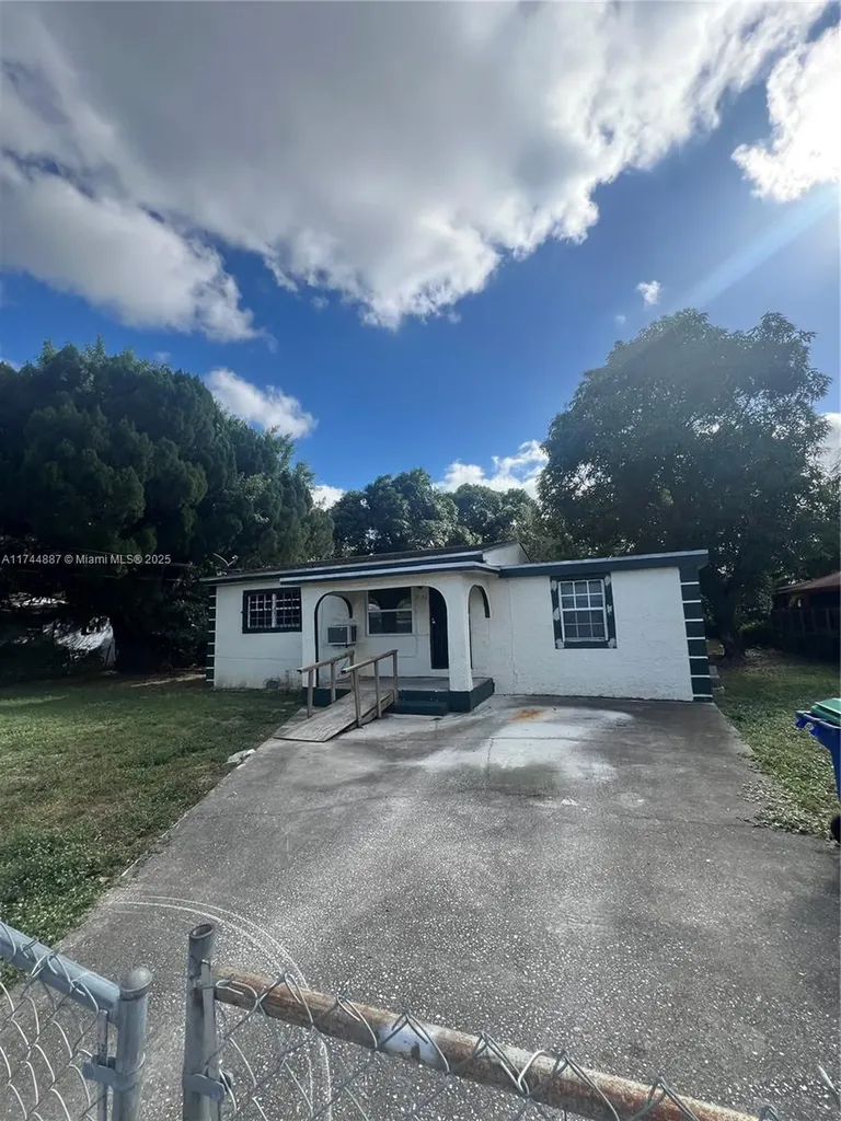 2130 NW 89th Street Miami FL 33147