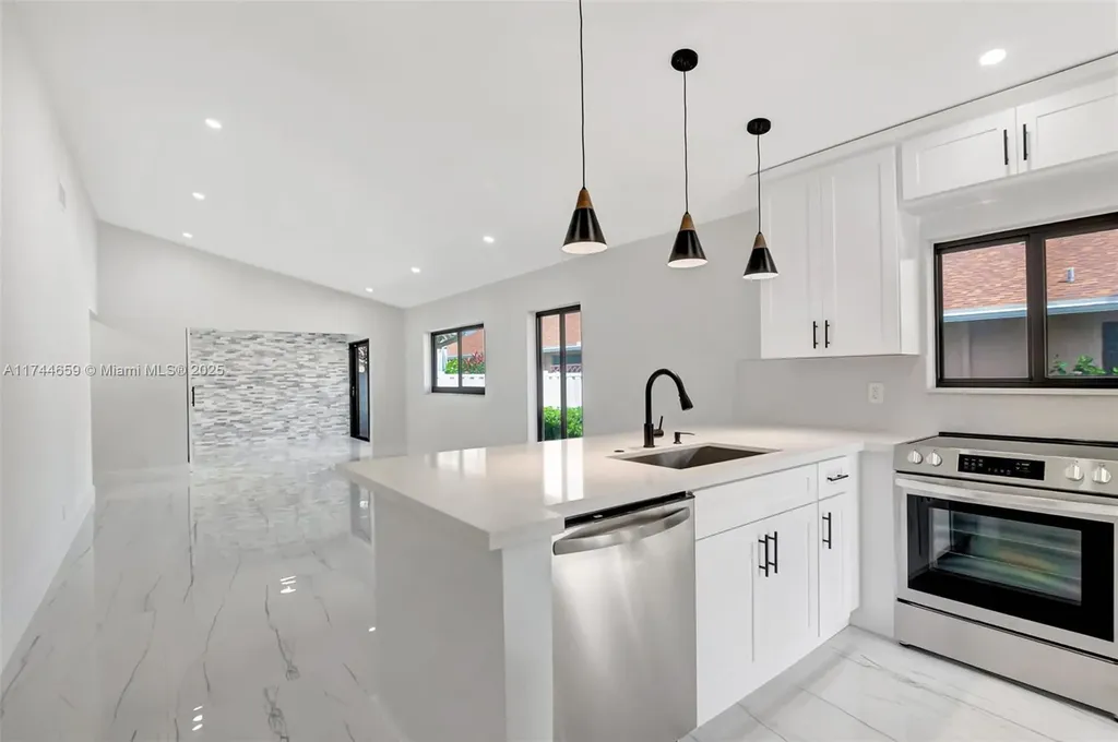8319 Summerbreeze Lane Boca Raton FL 33496