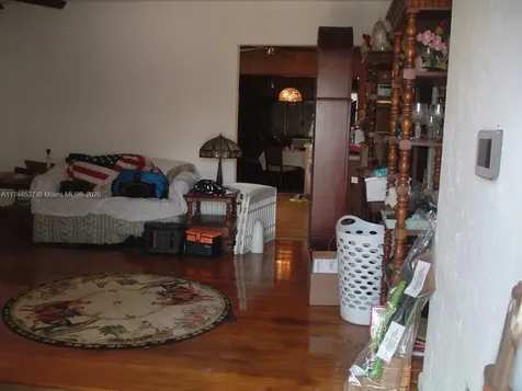 930 Oriole Avenue Miami Springs FL 33166