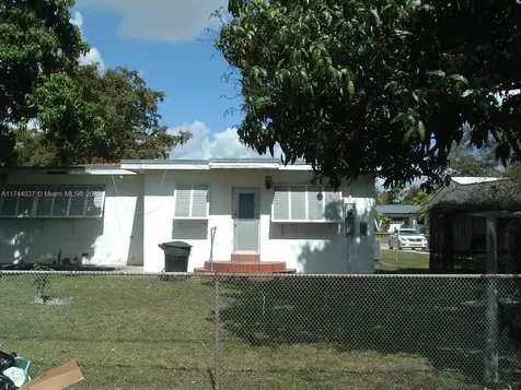 930 Oriole Avenue Miami Springs FL 33166