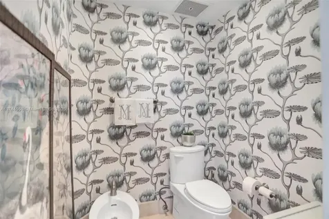 4401 Collins Avenue Miami Beach FL 33140