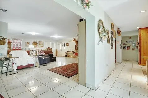 9299 Jamaica Drive Cutler Bay FL 33189