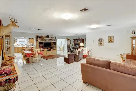 9299 Jamaica Drive Cutler Bay FL 33189