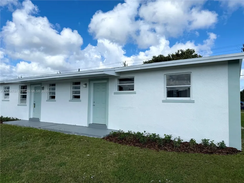 10521 SW 184th Street Cutler Bay FL 33157