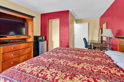 1290 S Federal Highway Dania FL 33004