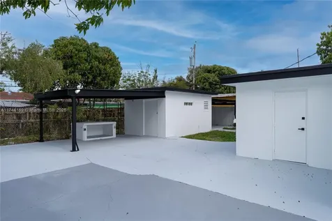 805 Sultan Avenue Opa-Locka FL 33054