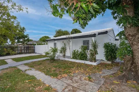 805 Sultan Avenue Opa-Locka FL 33054
