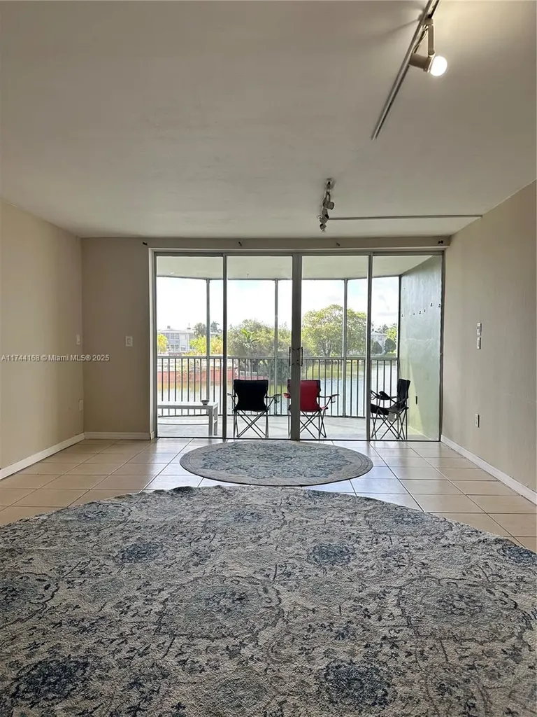 1750 NE 191st Street Miami FL 33179