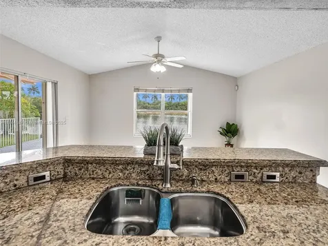 3078 SW 181st Terrace Miramar FL 33029