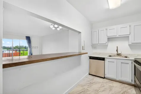 4174 Inverrary Drive Lauderhill FL 33319