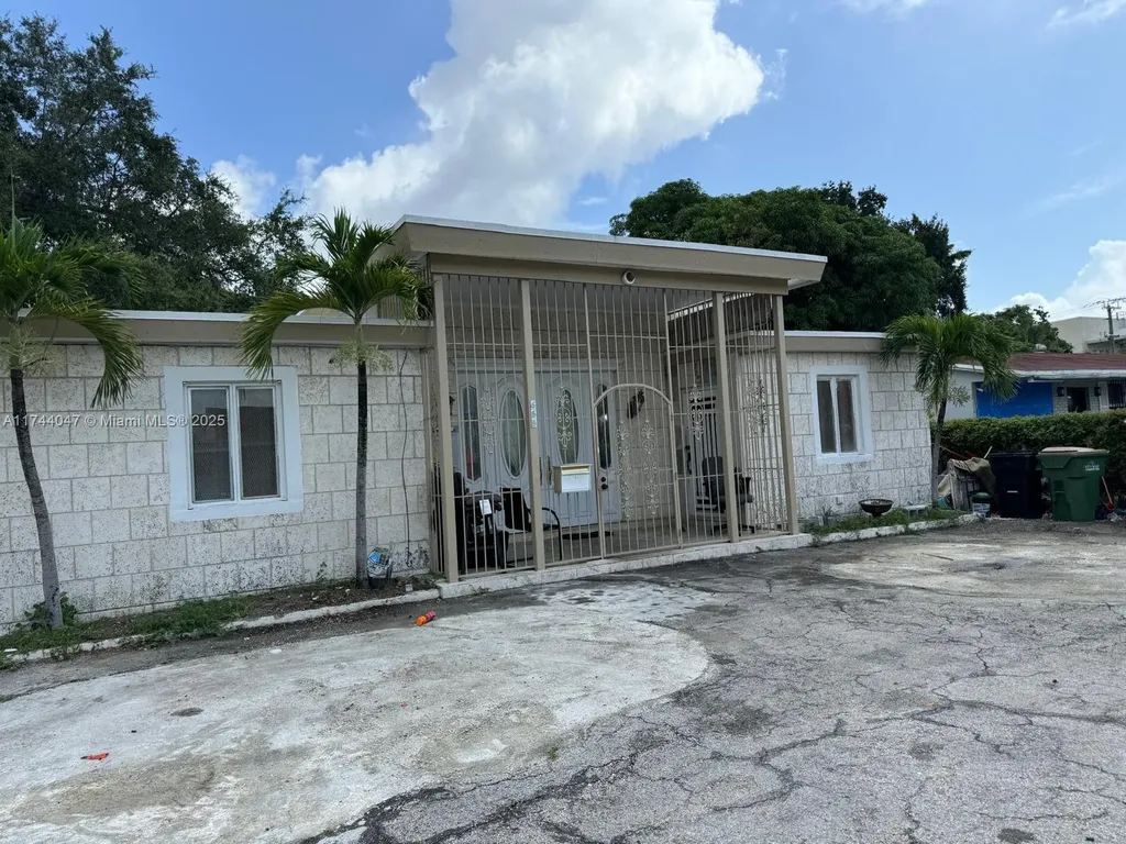 655 NE 135th Street North Miami FL 33161