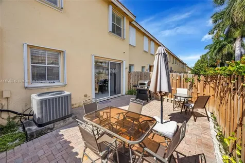 965 SW 149th Court Miami FL 33194