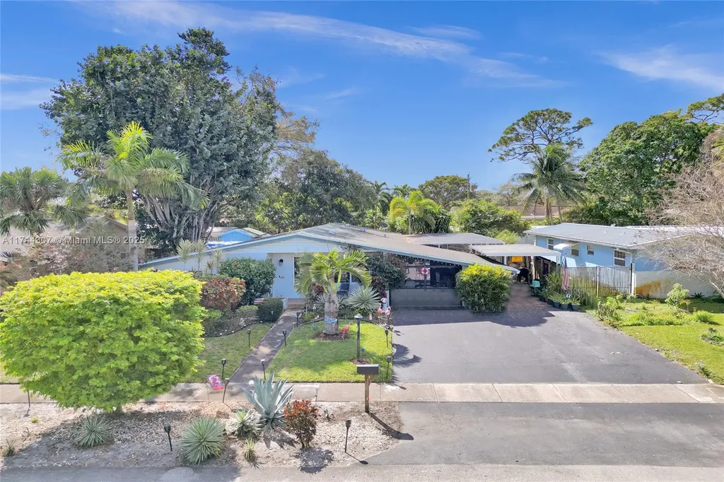 3230 SW 23rd Court Fort Lauderdale FL 33312
