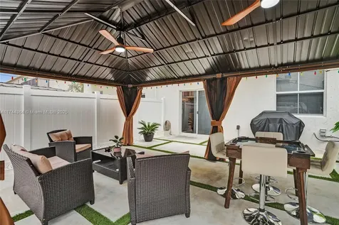 838 SE 17th Street Homestead FL 33034