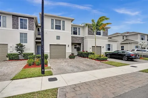 838 SE 17th Street Homestead FL 33034