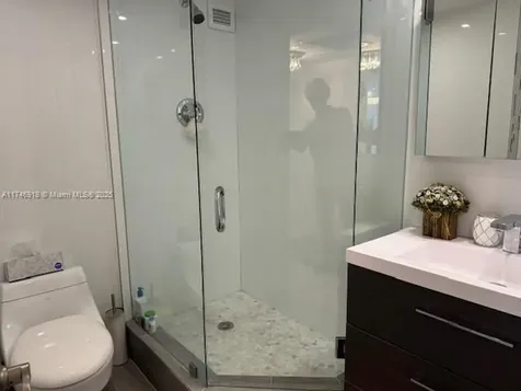 5401 Collins Avenue Miami Beach FL 33140