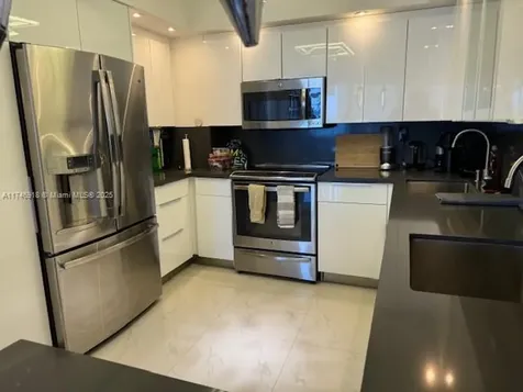 5401 Collins Avenue Miami Beach FL 33140