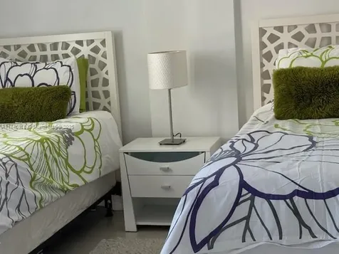 5401 Collins Avenue Miami Beach FL 33140