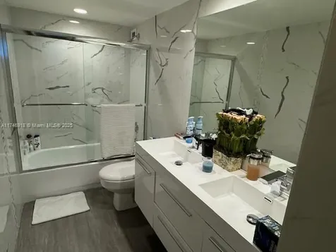 5401 Collins Avenue Miami Beach FL 33140
