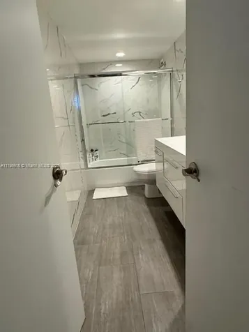 5401 Collins Avenue Miami Beach FL 33140